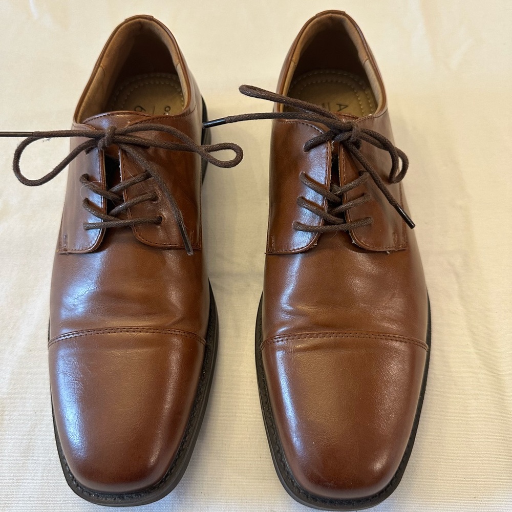 Men's Apt 9  Dress Shoes Color Cognac Great Condition